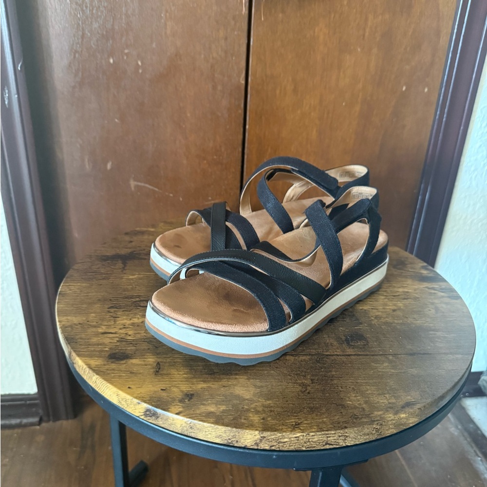 Vionic Tan Leather Slide Sandals with Black Trim